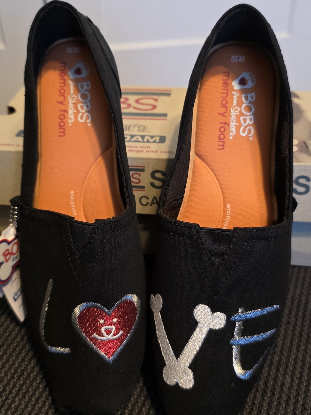 Bobs From Sketchers Women's Black 'LOVE' Slip-On Shoes Best Friends Animal Sanct